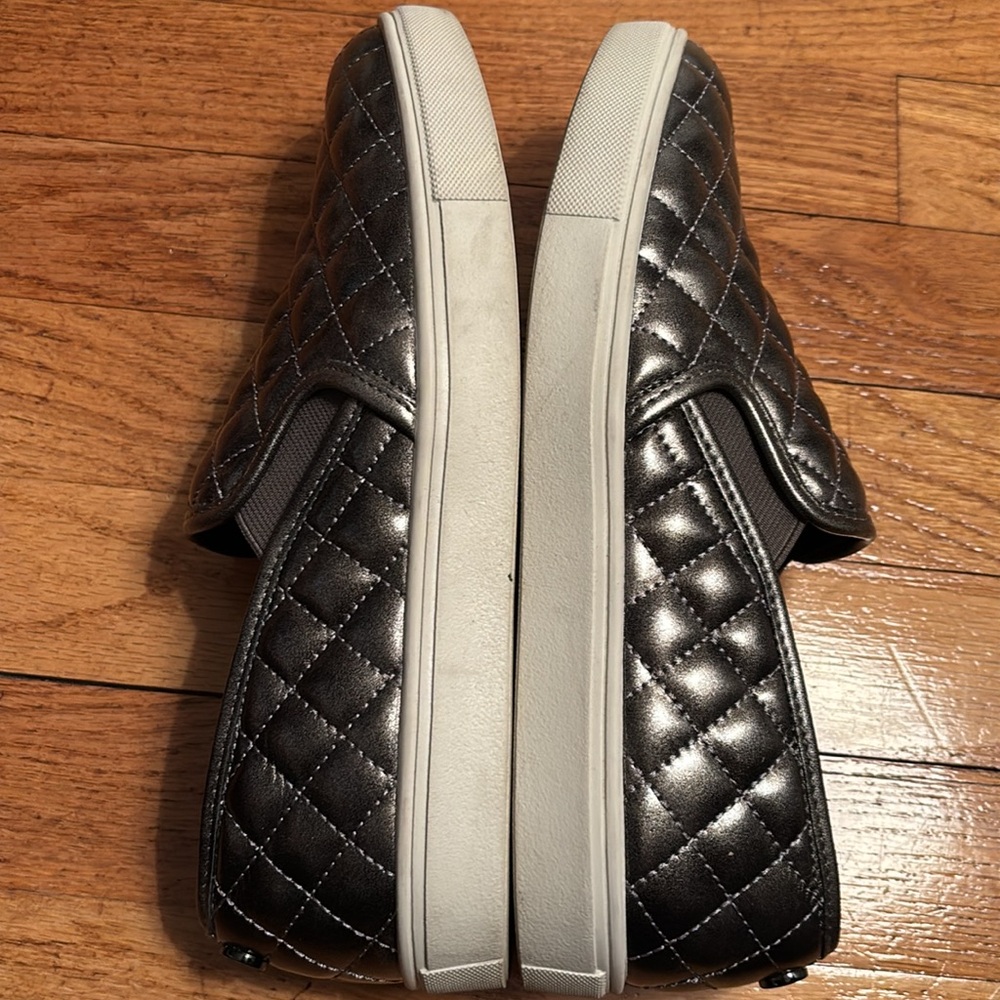 Steve Madden Women's Ecentrcq Sneaker - Picture 8 of 8